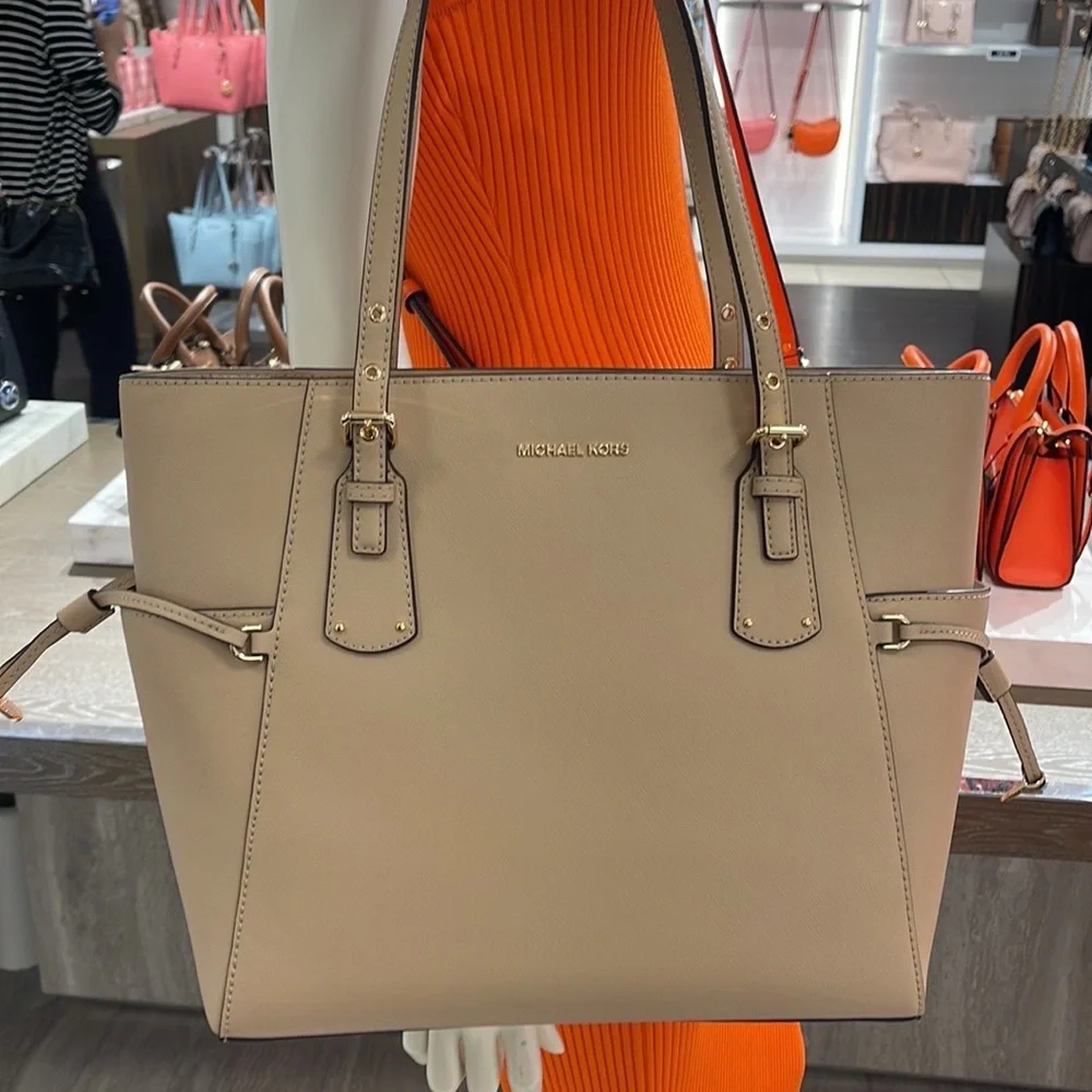 Michael Kors Voyager Small Saffiano Leather Tote Bag Style#30H1GV6T4T NWT OYSTER